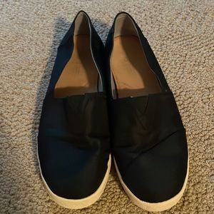 Toms Women’s Black Canvas Slip-on Flats